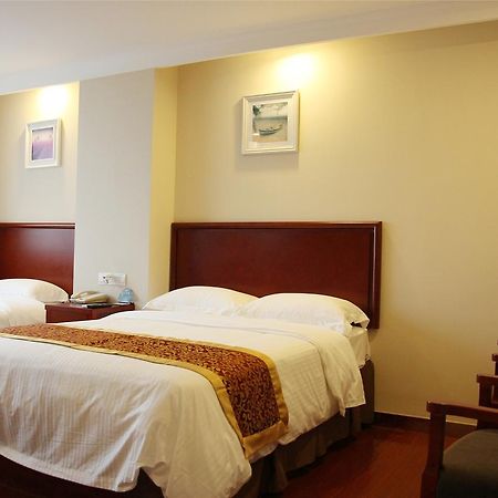 Greentree Inn Jiangsu Zhenjiang Dingmao Industrial Park Wode Square Express Hotel Екстериор снимка