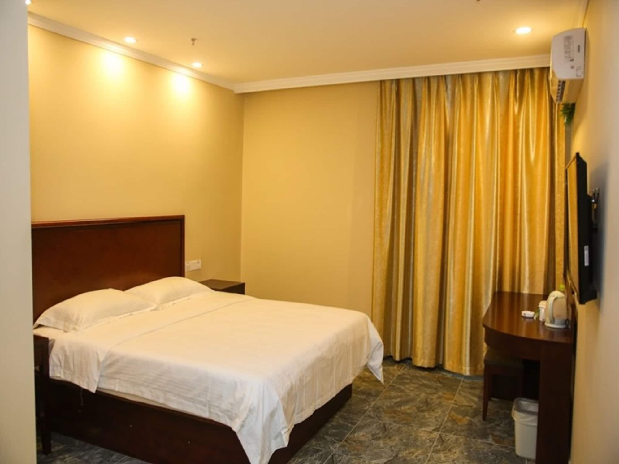 Greentree Inn Jiangsu Zhenjiang Dingmao Industrial Park Wode Square Express Hotel Екстериор снимка