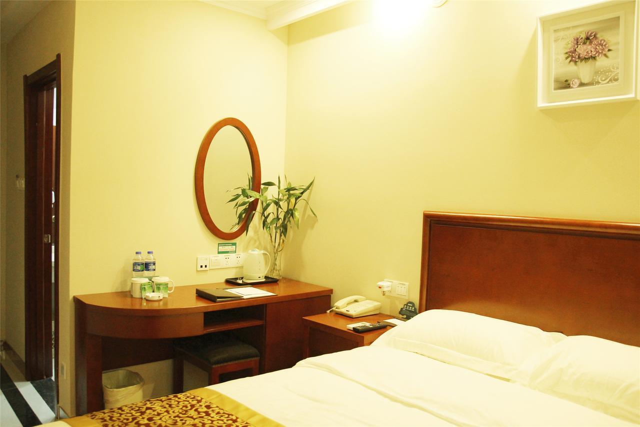 Greentree Inn Jiangsu Zhenjiang Dingmao Industrial Park Wode Square Express Hotel Екстериор снимка