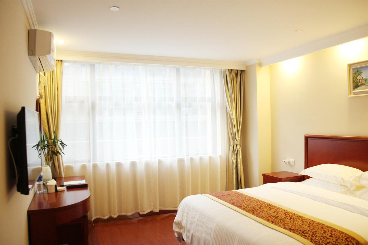 Greentree Inn Jiangsu Zhenjiang Dingmao Industrial Park Wode Square Express Hotel Екстериор снимка