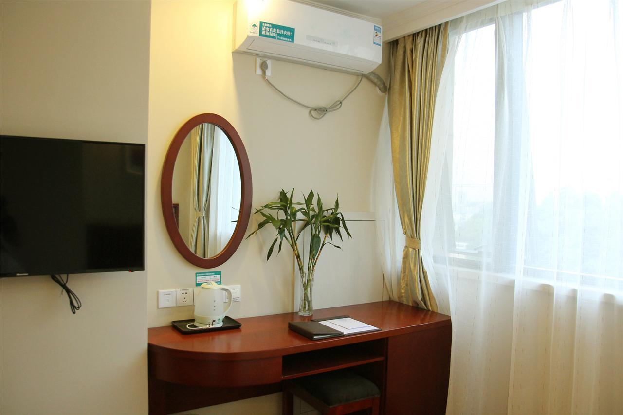 Greentree Inn Jiangsu Zhenjiang Dingmao Industrial Park Wode Square Express Hotel Екстериор снимка