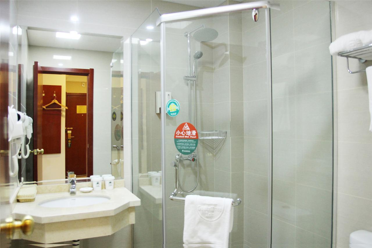 Greentree Inn Jiangsu Zhenjiang Dingmao Industrial Park Wode Square Express Hotel Екстериор снимка