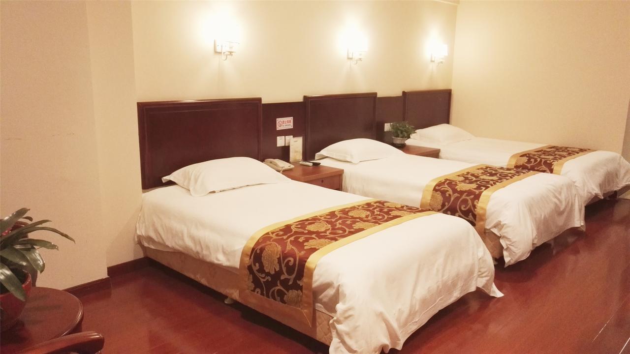 Greentree Inn Jiangsu Zhenjiang Dingmao Industrial Park Wode Square Express Hotel Екстериор снимка