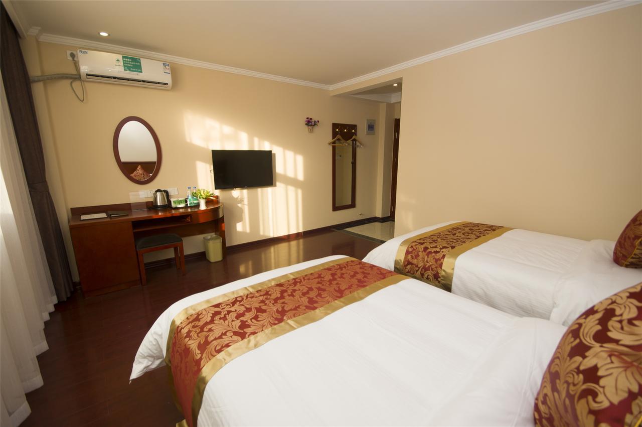 Greentree Inn Jiangsu Zhenjiang Dingmao Industrial Park Wode Square Express Hotel Екстериор снимка